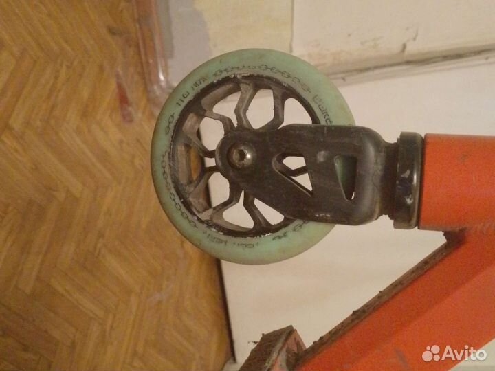 Трюковой самокат парк tech team