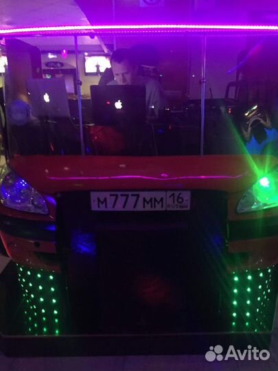 Dj со своим оборудованием