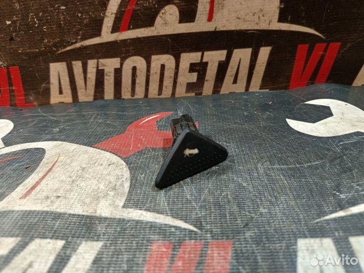 Кнопка открывания багажника Ford Focus 1 MK1 1.8L