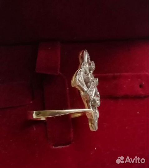 Золотое кольцо с бриллиантами 750 пробы