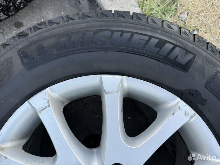 Michelin r17 235/65