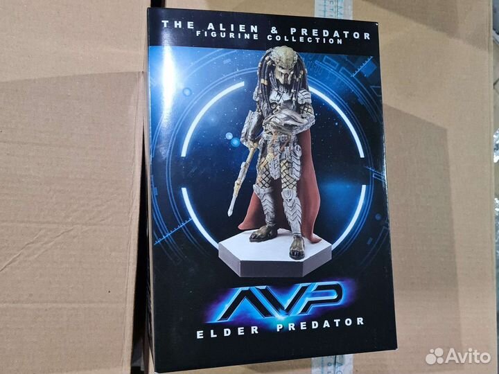 Фигурка Elder Predator