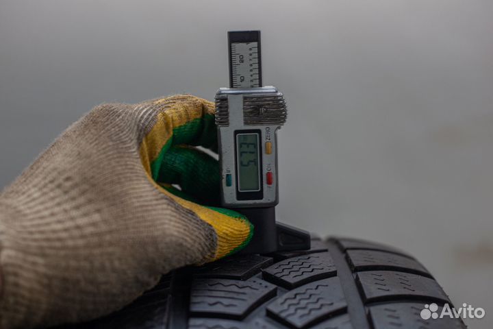 Ovation W-586 235/40 R18 95H