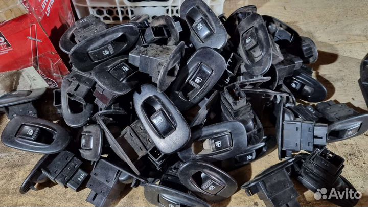 Кнопка стеклоподъемника двери Киа спектра