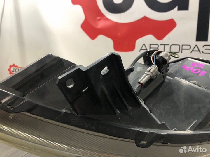 Фара ксеноновая передняя левая Nissan Teana J32