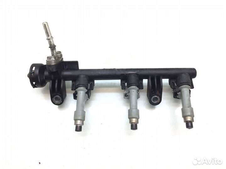 Топливная рампа Toyota Yaris XP9 1.0 I 2009