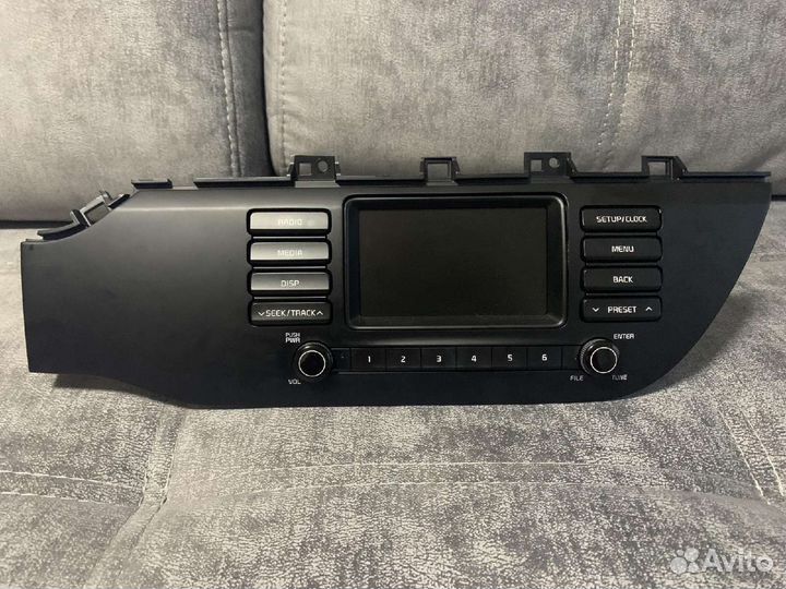 Продам штатную магнитолу на Рио 4