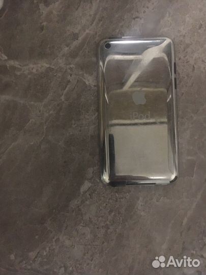 Плеер iPod touch 4