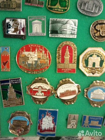 Значки Москва,Питер