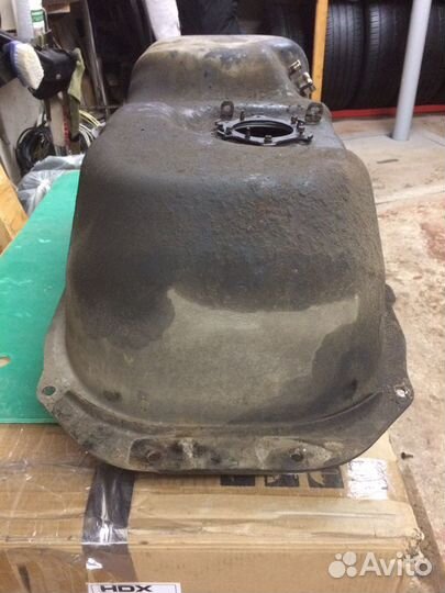 Продам бензобак Митсубиси л200