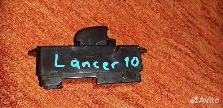 Кнопка стеклоподъемника Mitsubishi Lancer 10