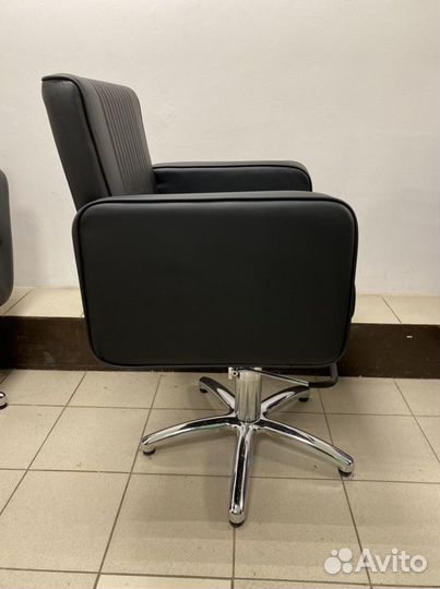 Парикмахерское кресло Квадро