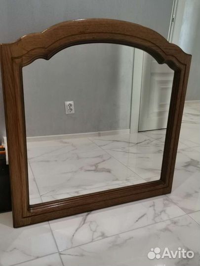 Зеркало настенное в раме