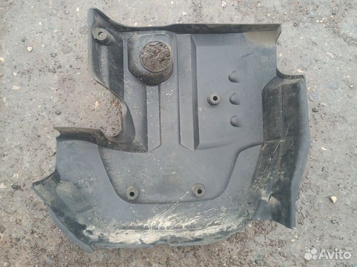 Крышка двс Нива Шевроле