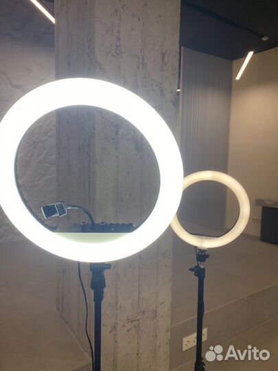 Кольцевая лампа со штативом