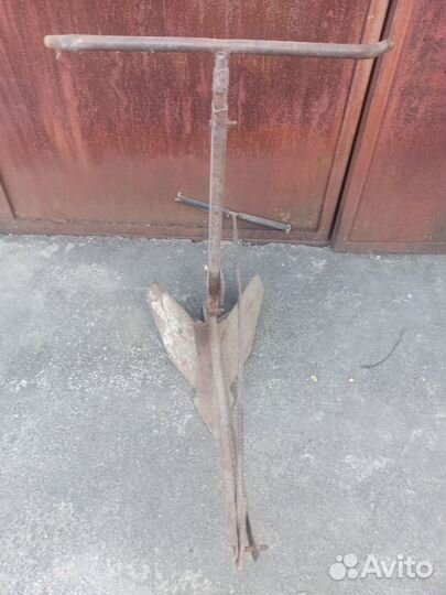 Плуг окучник ручной