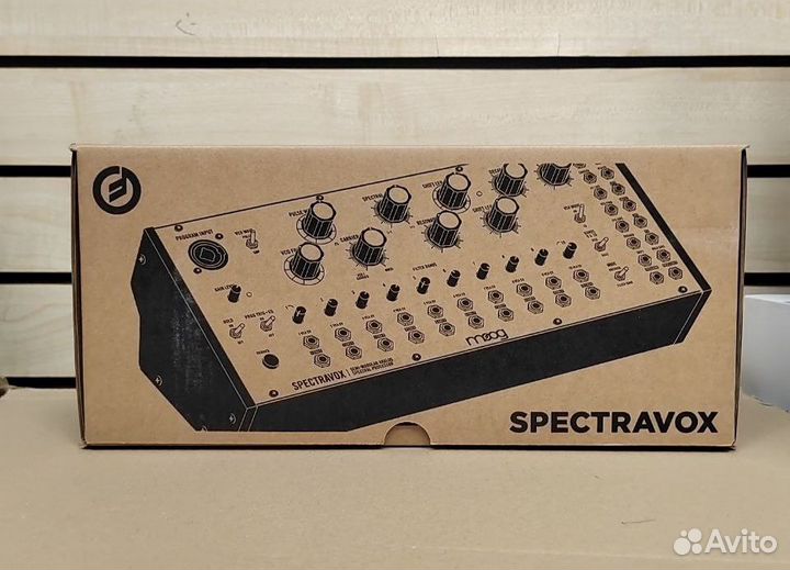 Полумодульный синтезатор Moog Spectravox