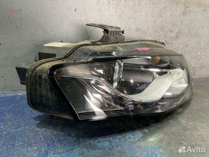 Фара ксенон правая Audi A4 B8 Дорест