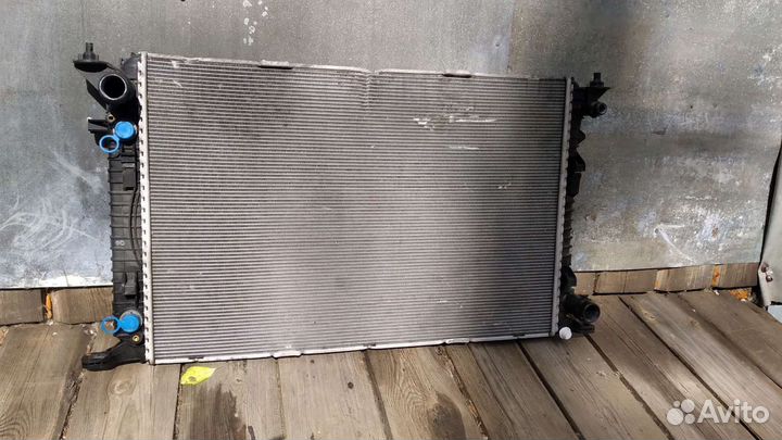 Радиатор охлаждения Porsche Macan 95B