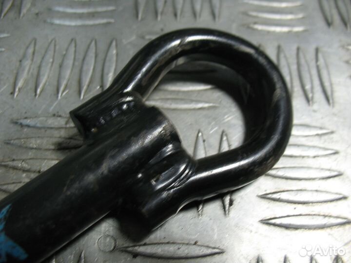 Крюк буксировочный Mitsubishi Lancer 9