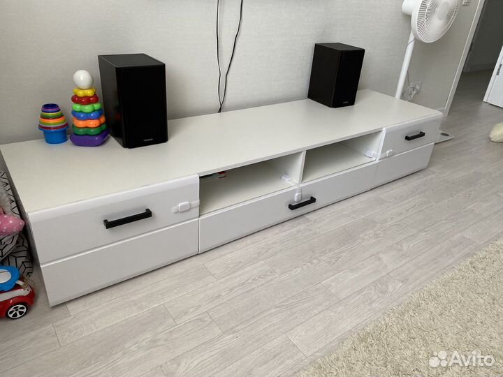 Тумба под телевизор