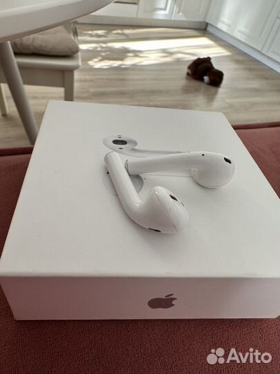 Беспроводные наушники apple airpods