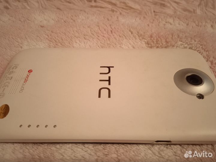Телефон HTC One X