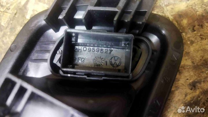 Ручка внутренняя задняя левая Volkswagen Amarok