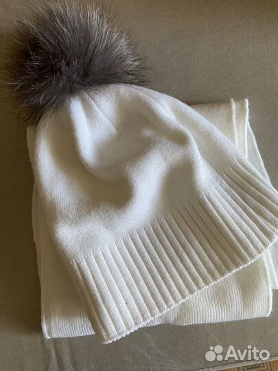 Шапка и шарф и серая шапка-кошка