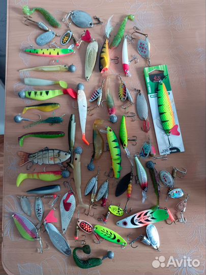 Набор воблеров, блесна