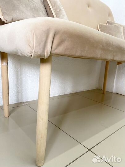 Диван интерьерный