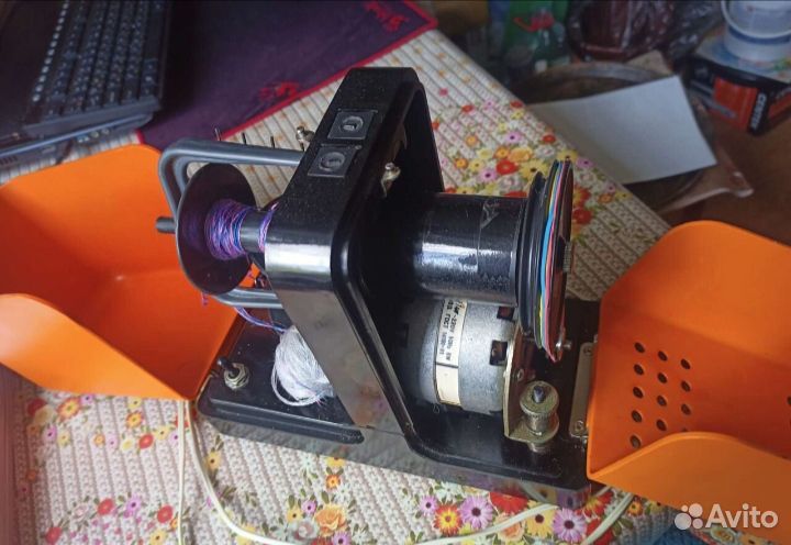 Электрическая прялка для шерсти