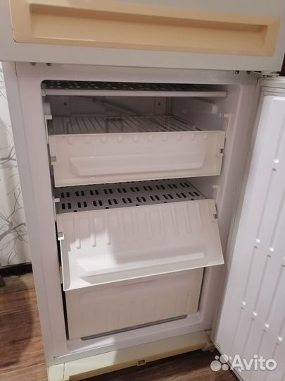 Продаю холодильник stinol