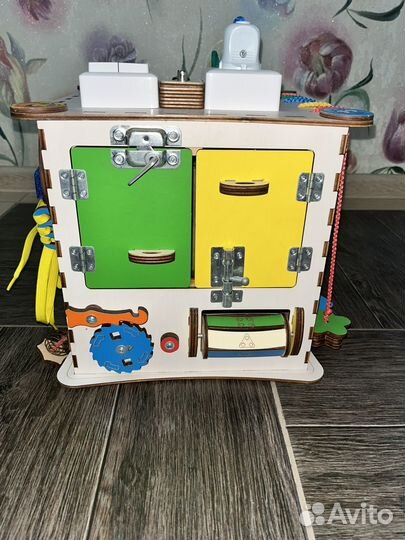 Бизиборд кубик большой