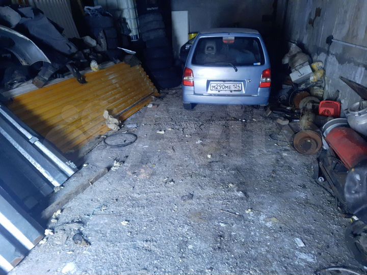 Гараж, > 30 м²