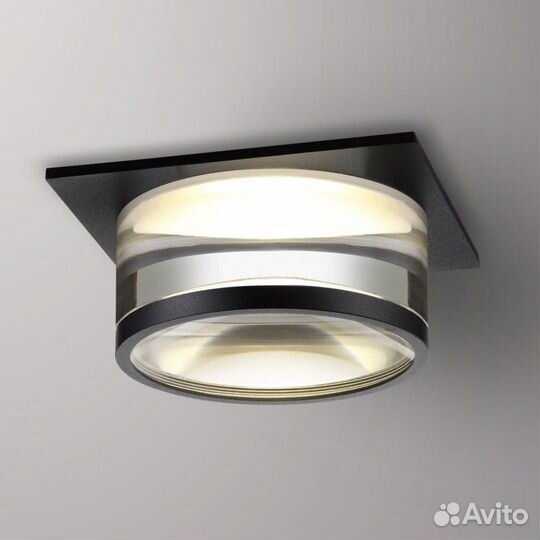 Светильник встраиваемый металлический и акриловый