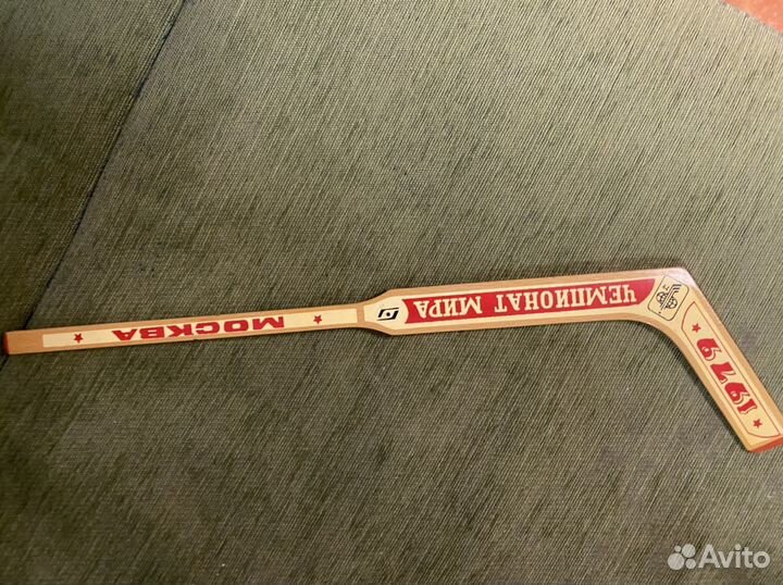 Клюшка хоккейная с подписями сборных