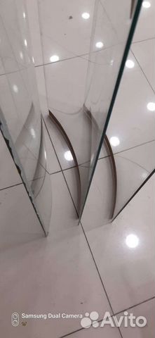 Гнутое стекло для витрины