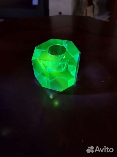 Урановое стекло. Ваза, емкость. Чехия