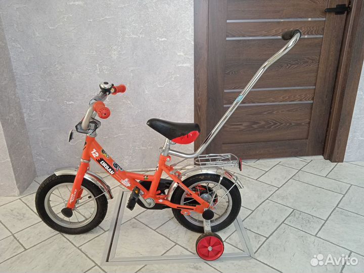 Детский велосипед с родительской ручкой бу