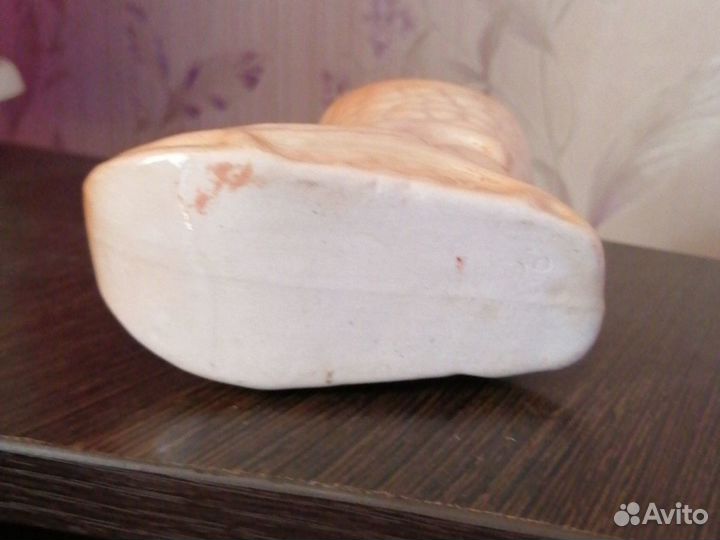 Фарфоровая статуэтка