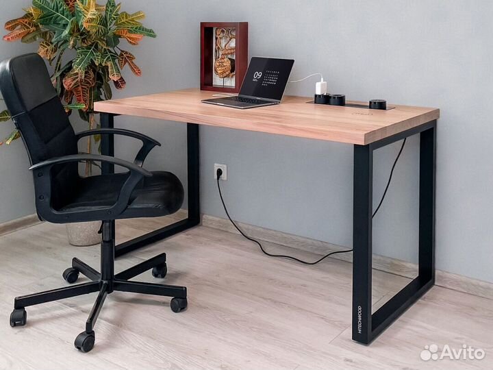 Стол для компьютера. 1300м*650мм