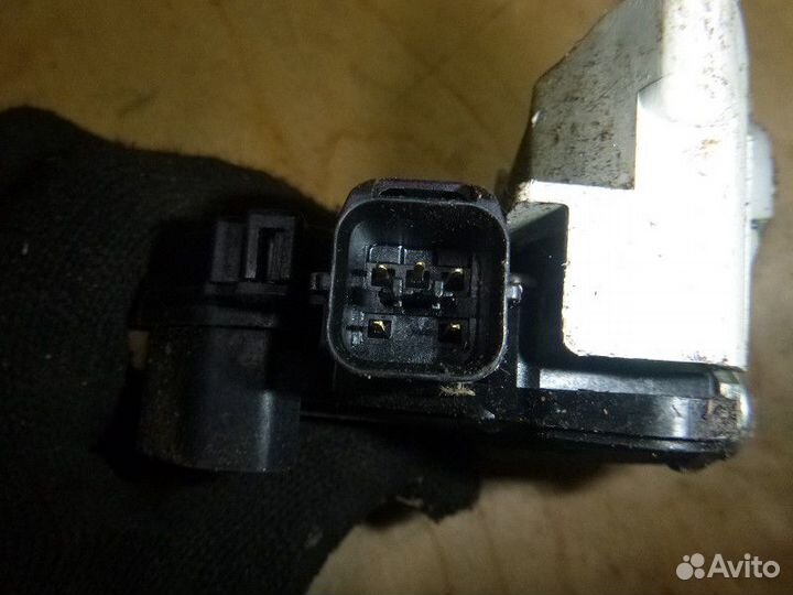 Замок двери передней левой citroen C-crosser 2008