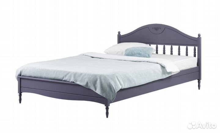 Кровать из массива