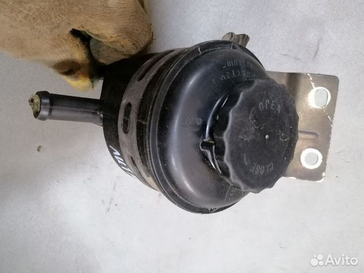 Бачок гидроусилителя Toyota lite ACE 1989