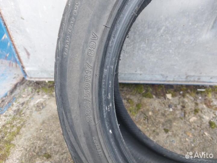 Bridgestone MY-02 Sporty Style 205/50 R17 89V