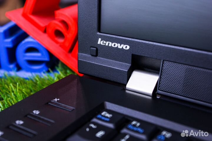 Lenovo ThinkPad 15,6/Core i3/8Gb/SSD 240Gb