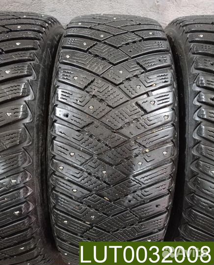 Goodyear Ultragrip Ice Arctic 215/60 R16 104R