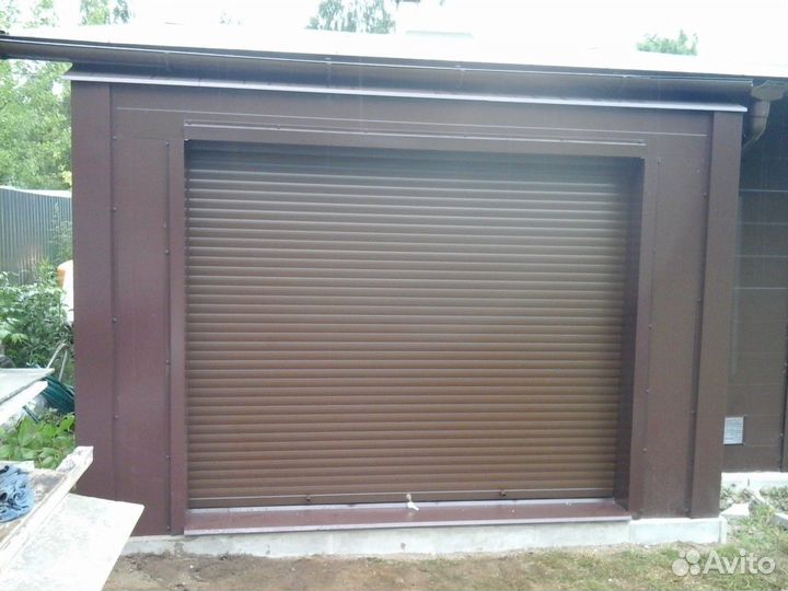 Секционные ворота Алютех в гараж