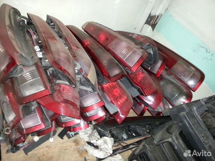 Фонарь задний правый, левый Nissan X-Trail T30 Б/У